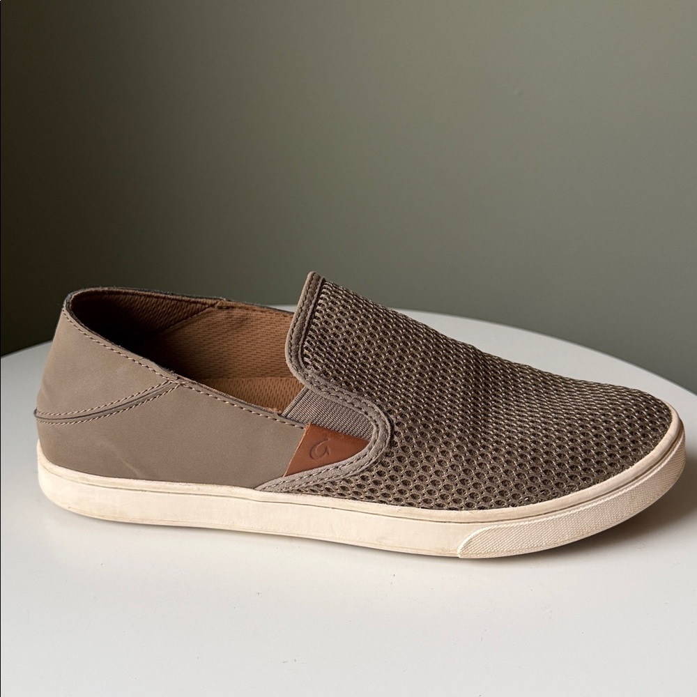 OluKai® Pehuea casual shoes Anatomical Contoured Footbed Drop In Heel Khaki US 9
